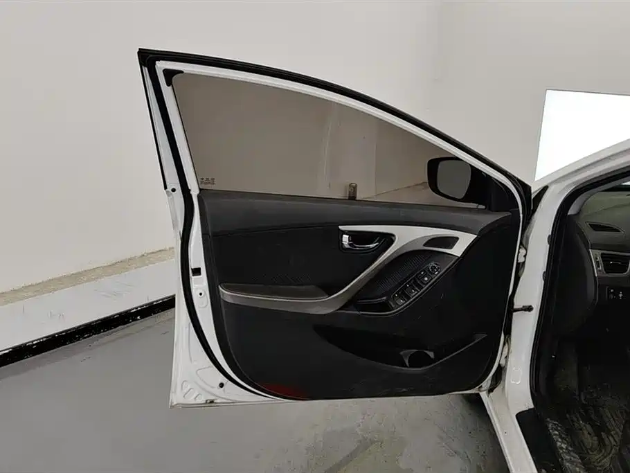 Hyundai Langdong 2013 1.6L Automatic Leading фото 7