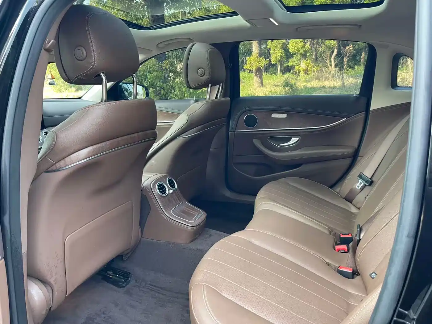 Mercedes-Benz E-Class 2023 E 260 L фото 10