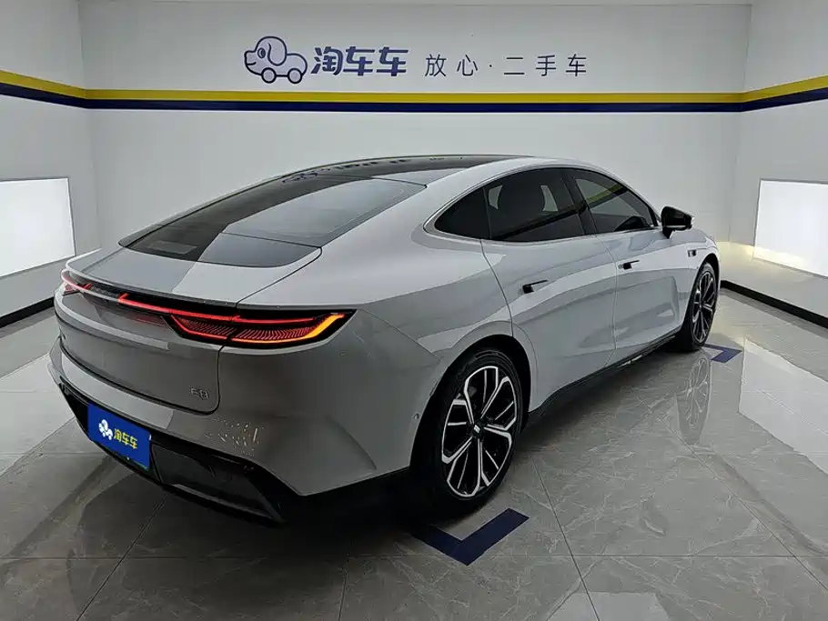 2025 Geely Galaxy Galaxy E8