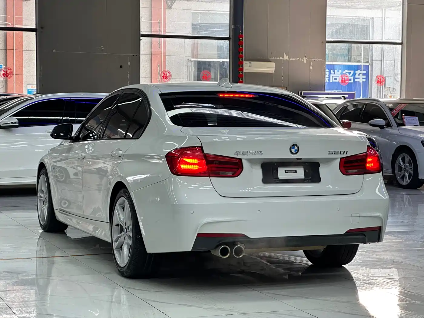 BMW 3 Series 2018 320i M Sport Package фото 4
