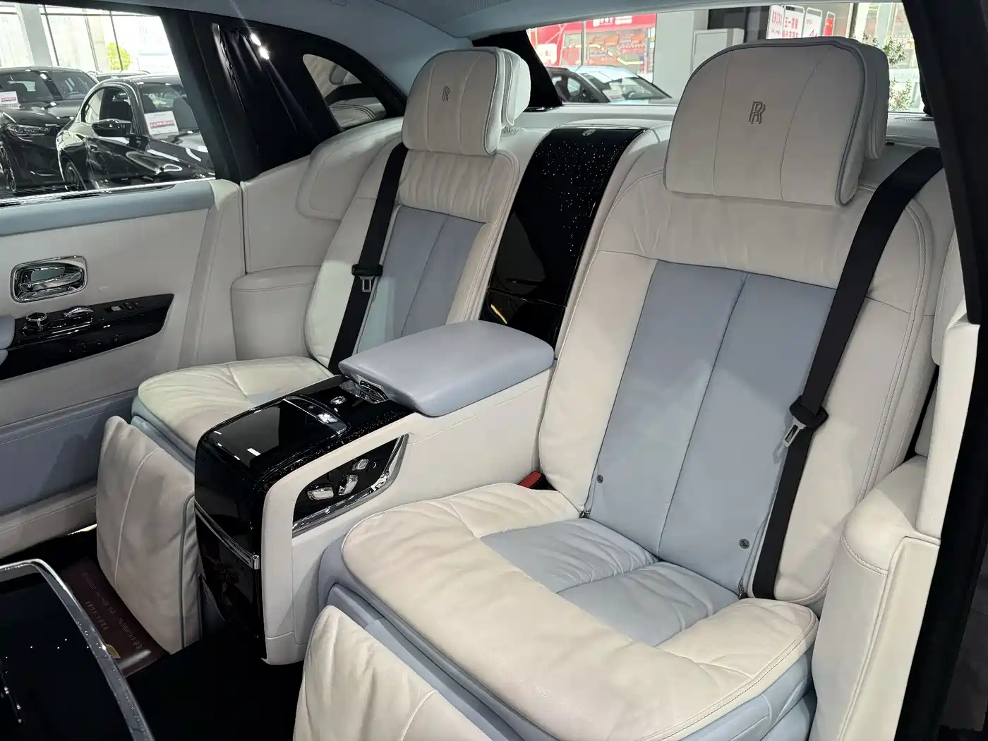Rolls-Royce Phantom 2021 2018 6.7T Long Wheelbase Version