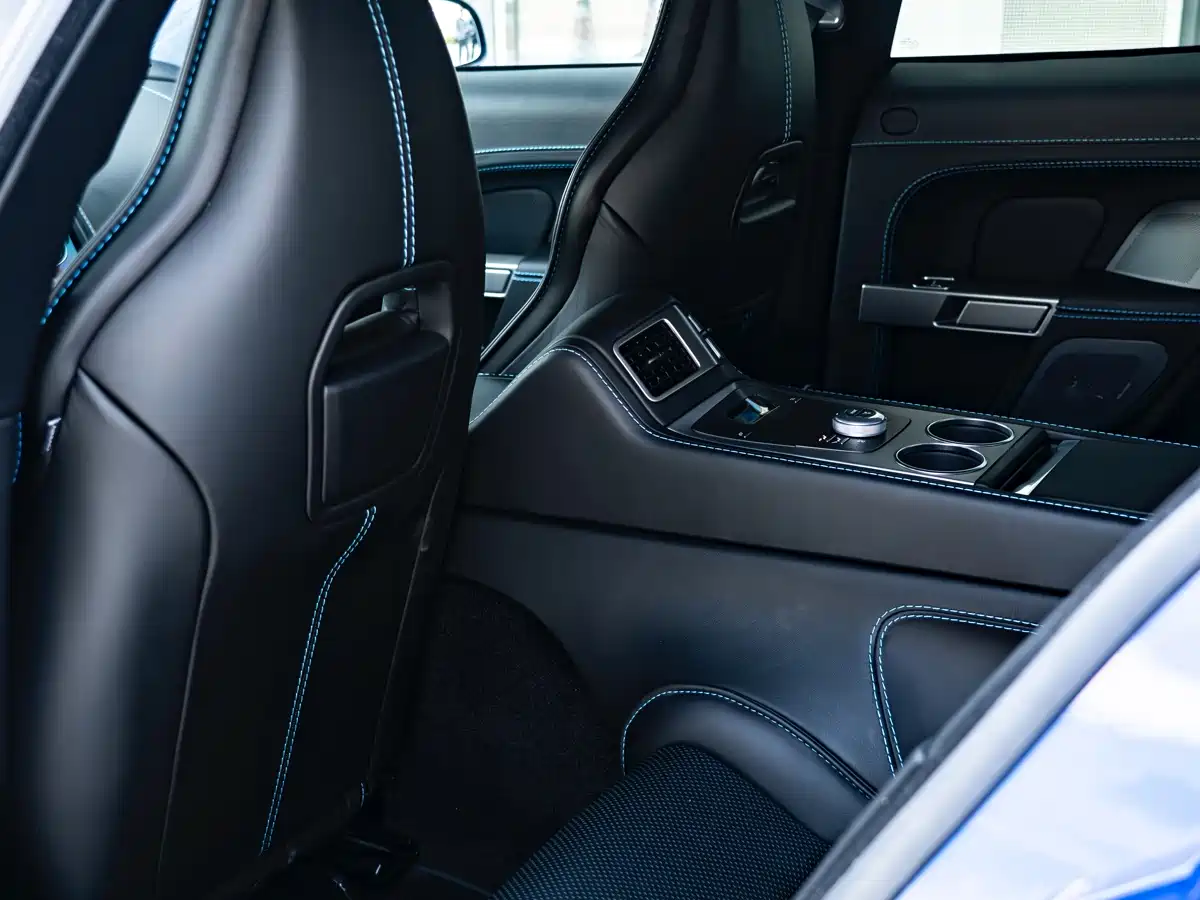 Aston Martin Rapide 2016 6.0L S фото 22