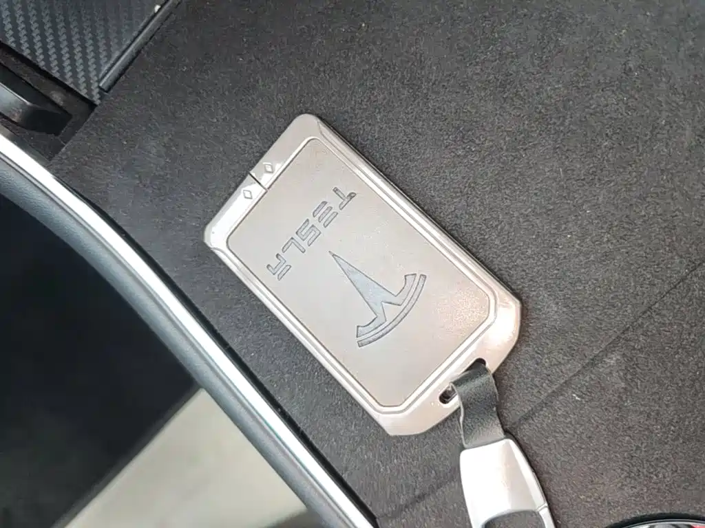 Фото 9 - Tesla Model 3