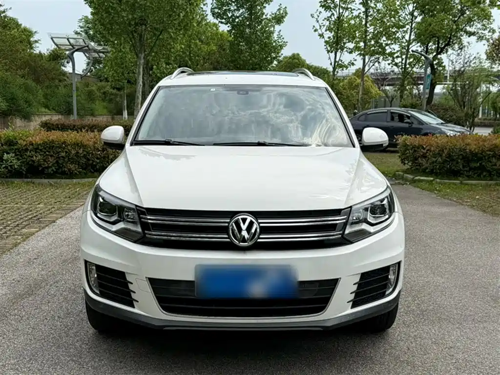 Volkswagen Tiguan 2015 1.8TSI Automatic 2WD Highline фото 6