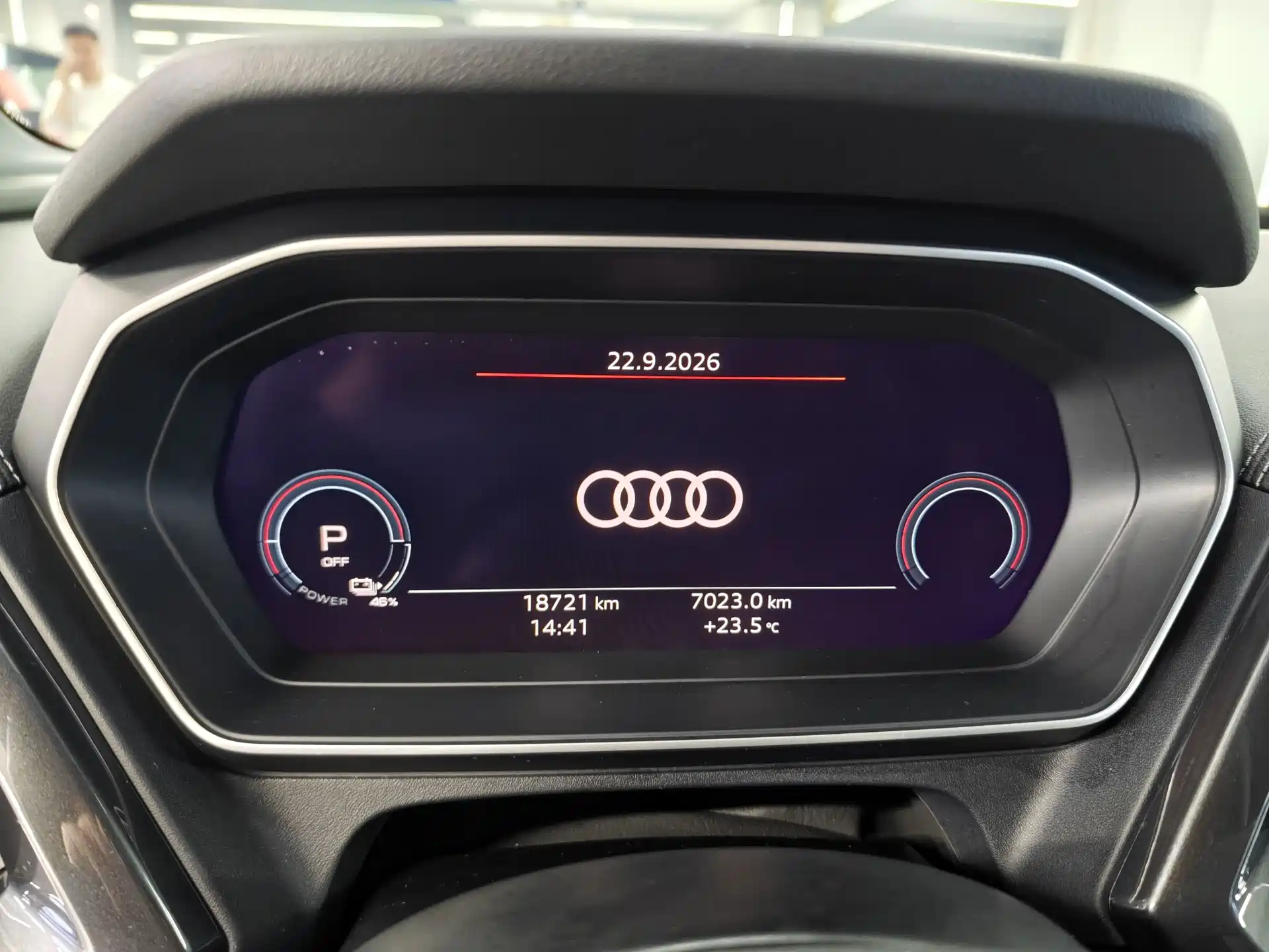 Photo 8 - Audi Q4 e-tron
