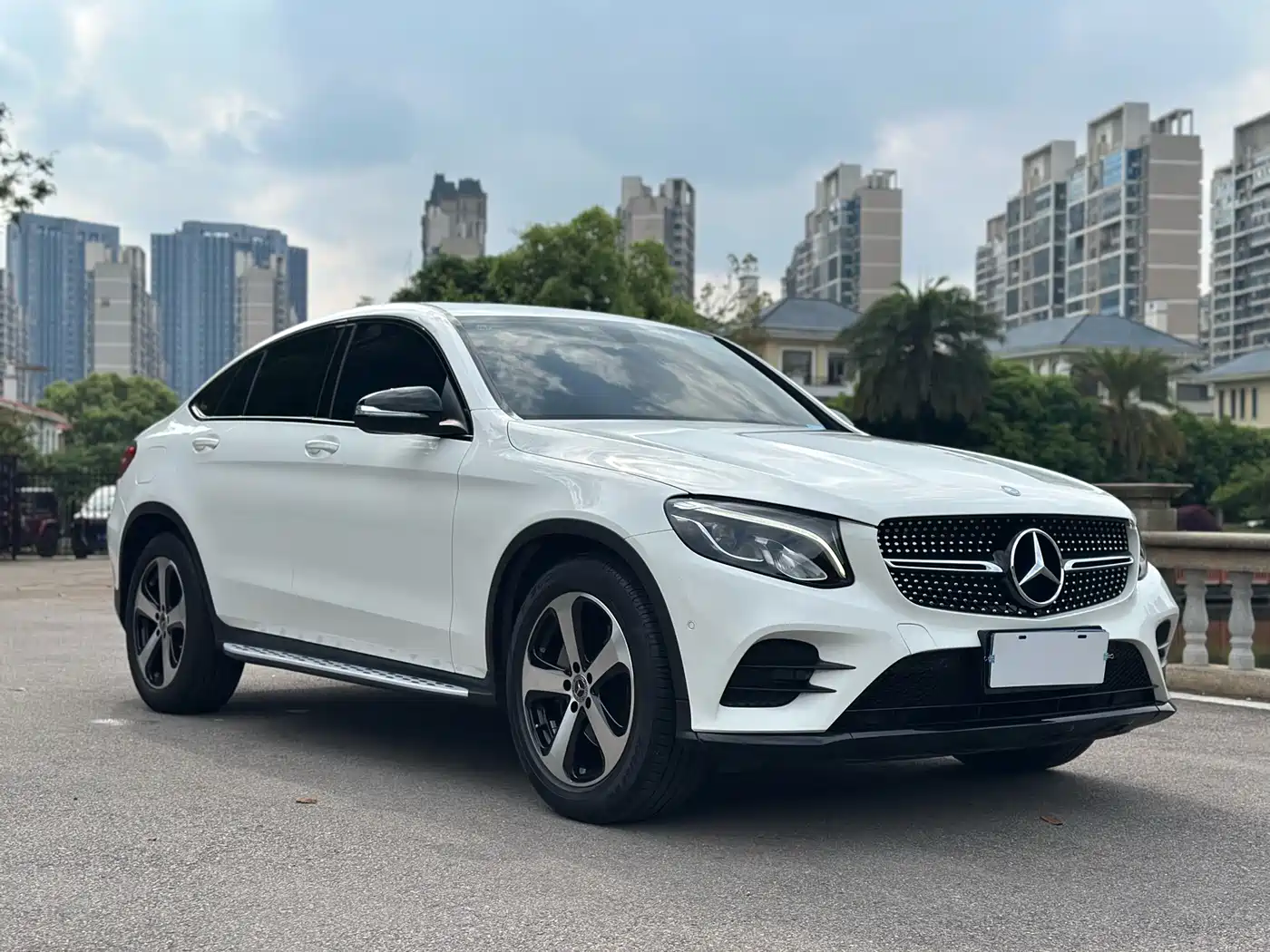Mercedes-Benz GLC Coupe 2017 GLC 200 4MATIC Coupe SUV фото 3