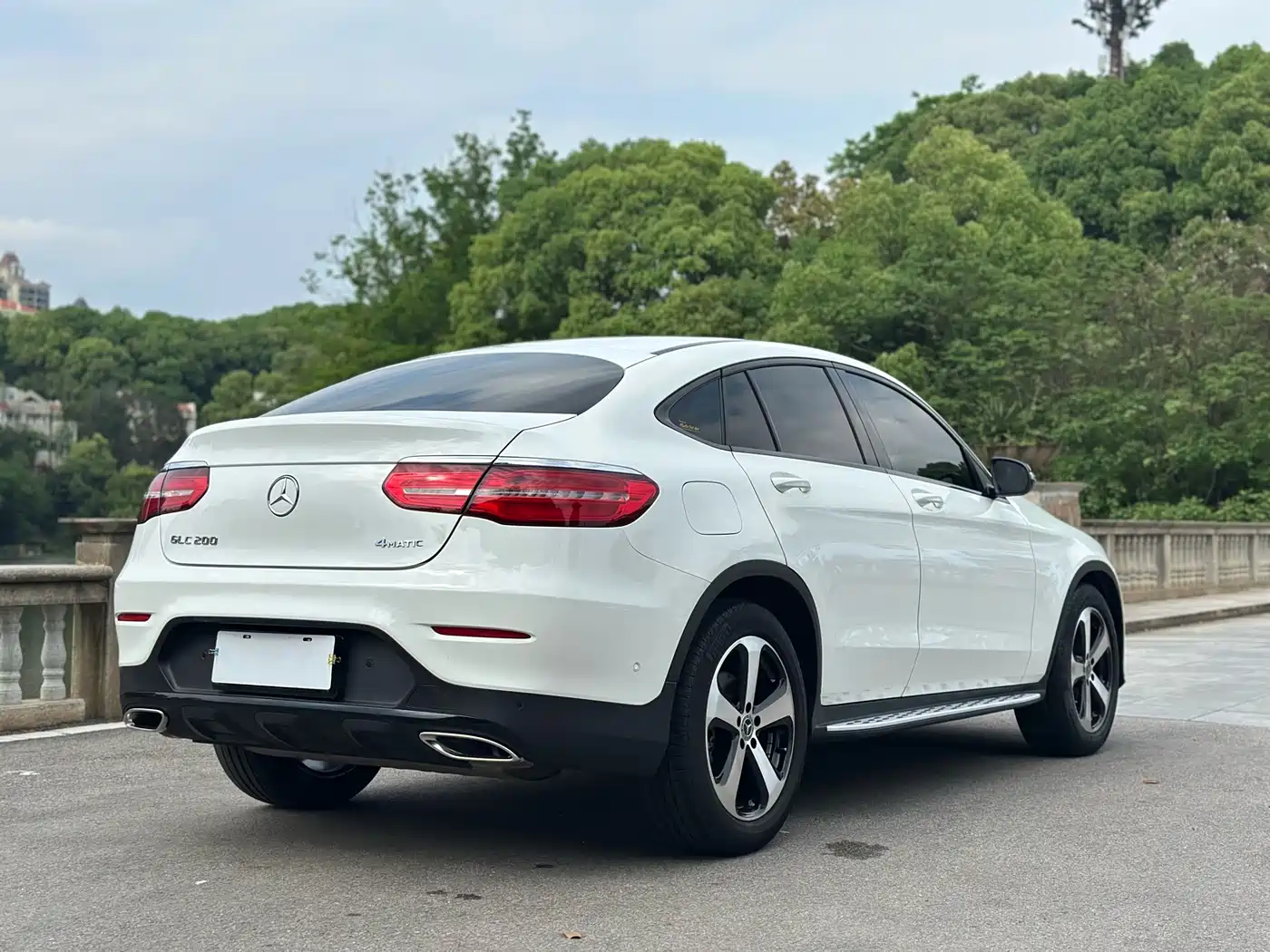 Mercedes-Benz GLC Coupe 2017 GLC 200 4MATIC Coupe SUV фото 13