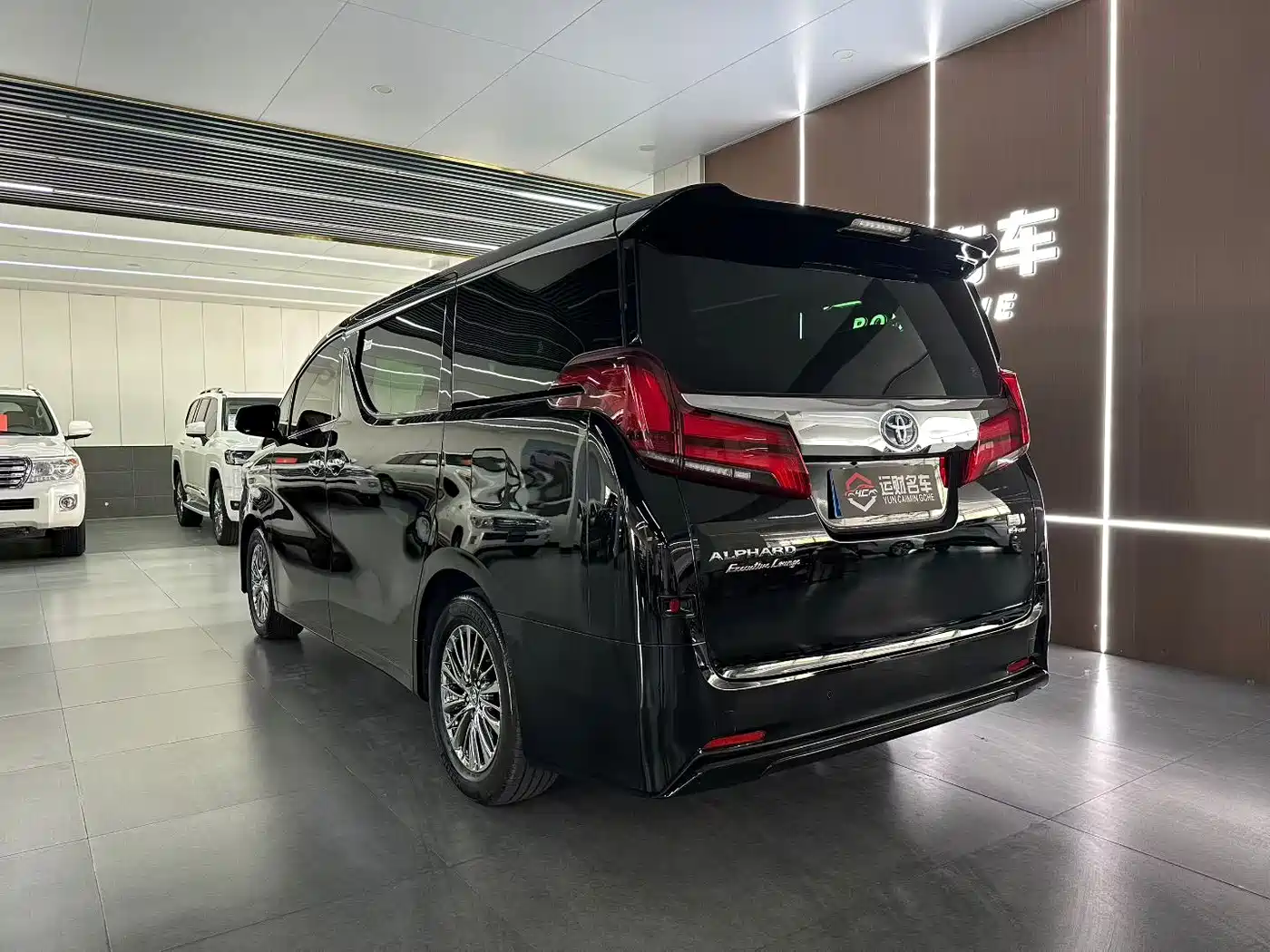 Toyota Alphard 2021 Hybrid 2.5L Premium фото 7