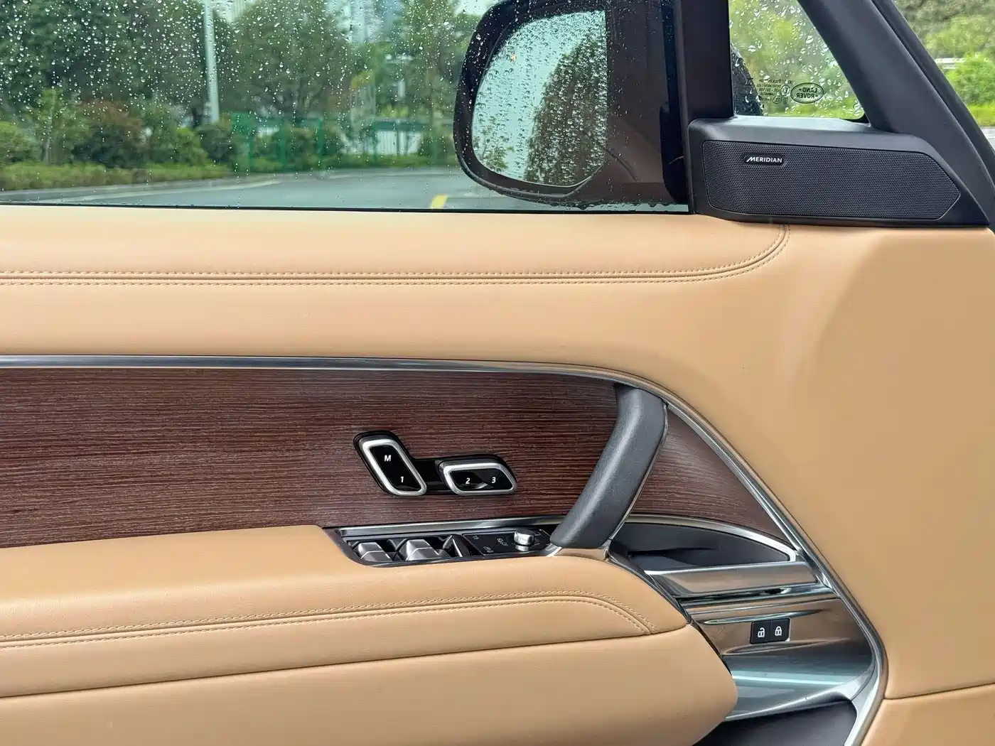 Land Rover Range Rover 2023 Facelift 3.0 L6 400PS Prosperity Extended Version фото 12