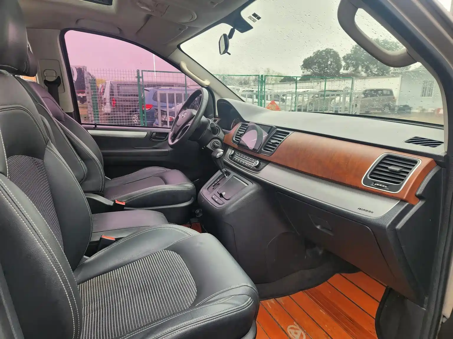 Фото 9 - Maxus G10