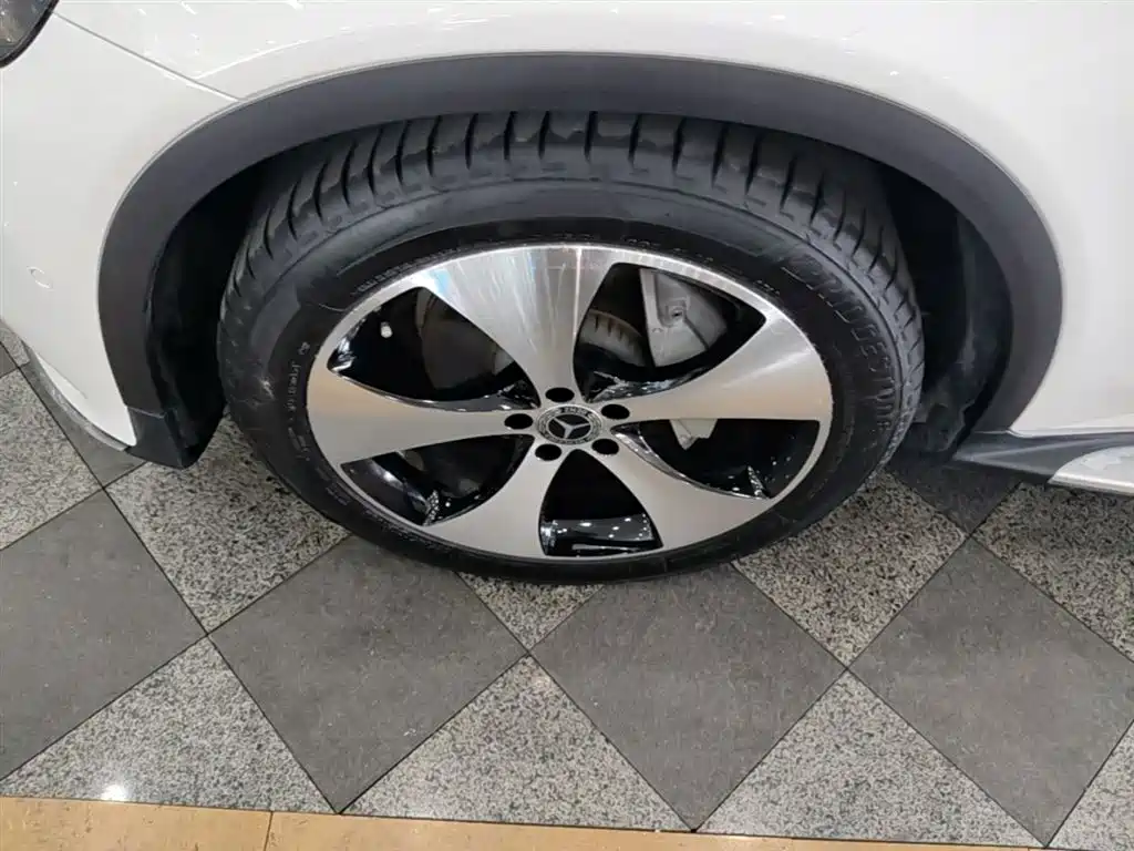 Mercedes-Benz GLC 2018 GLC 300 4MATIC Dynamic фото 23