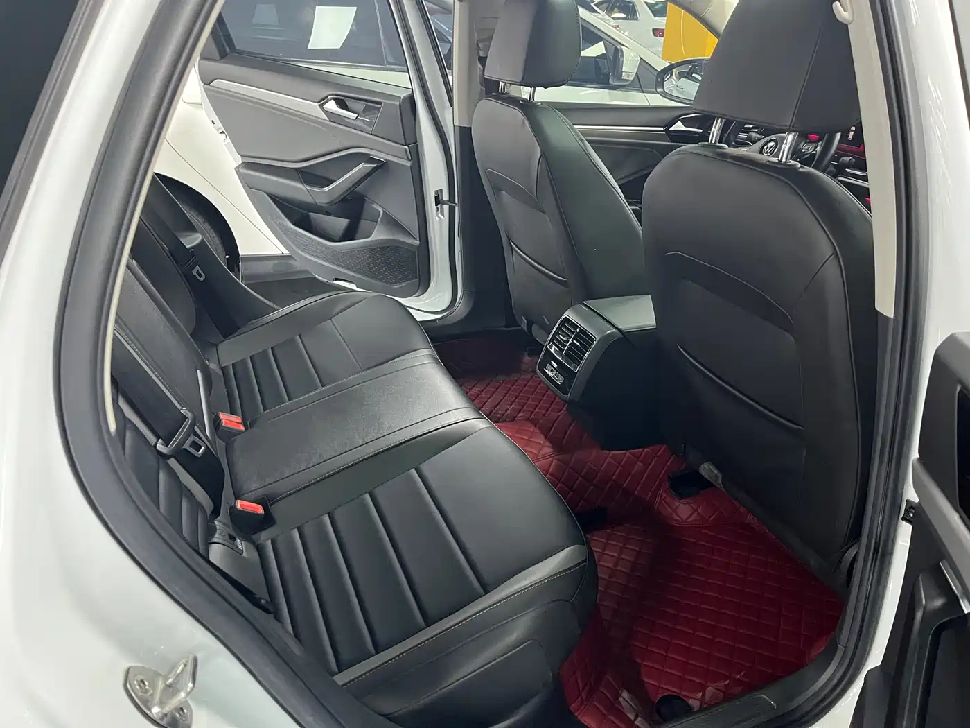 Volkswagen Sagitar 2021 280TSI DSG Surpassing Edition фото 8