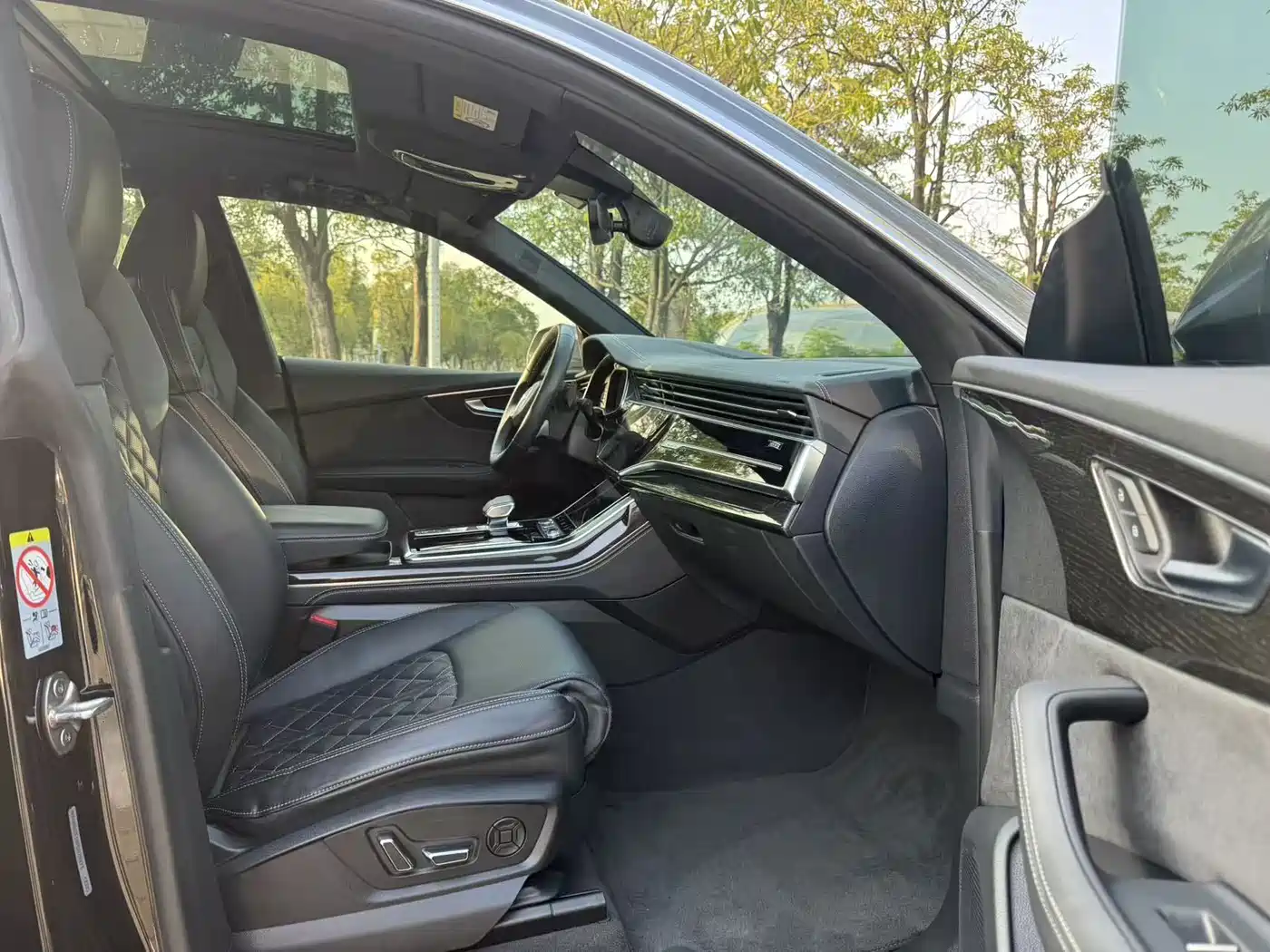 Audi Q8 2023 55 TFSI Exclusive Sport фото 4