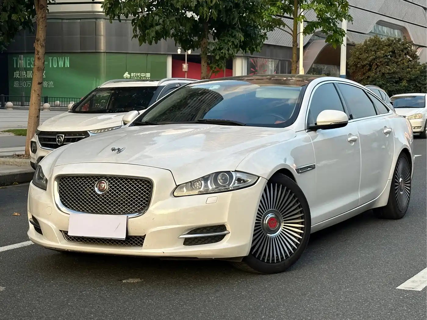 Jaguar XJ 2015 — пригон из Китая