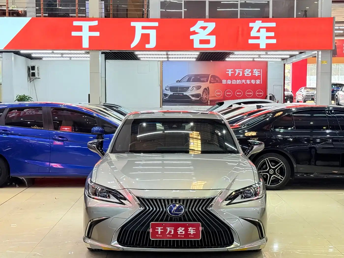 Фото 2 - Lexus ES