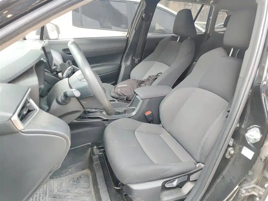 Toyota Frontlander 2023 2.0L CVT Leading Edition фото 11