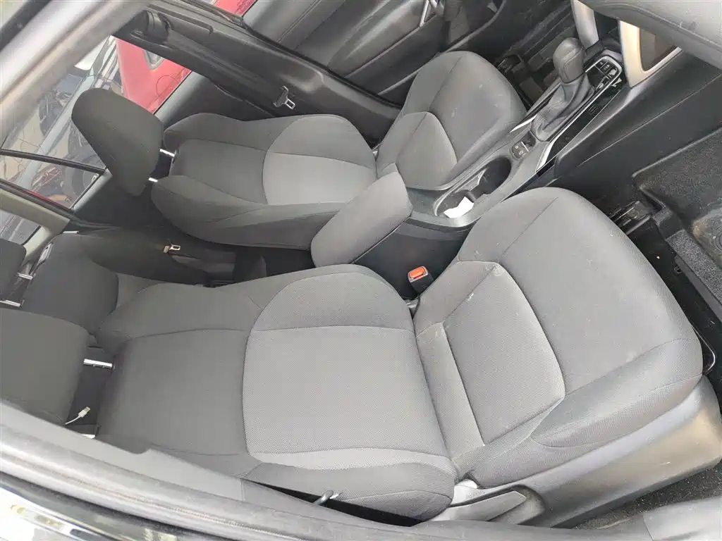 Toyota Frontlander 2023 2.0L CVT Leading Edition фото 20