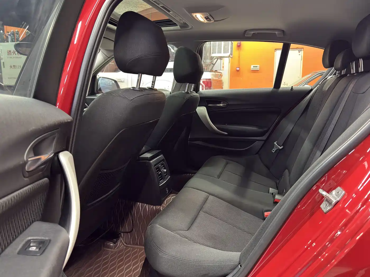 BMW 1 Series (Import) 2015 120i Leading фото 6