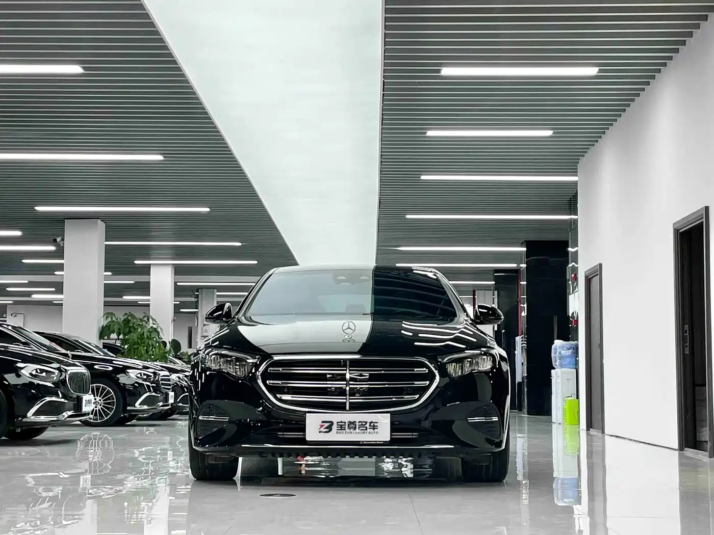 Mercedes-Benz E-Class 2025 E 300 L Luxury фото 2
