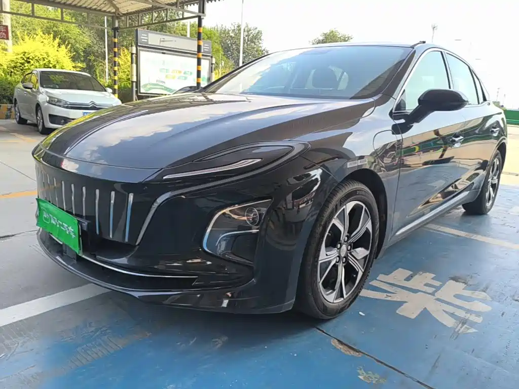 Hongqi E-QM5 2023