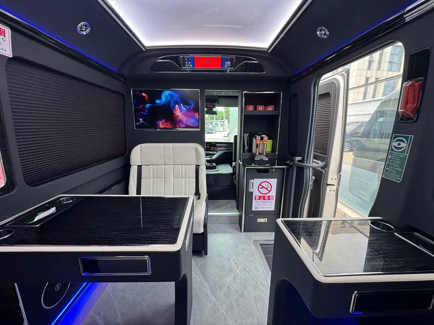 Hongqi Guoyue 2024 3.0T Flagship Edition 17-seater фото 25