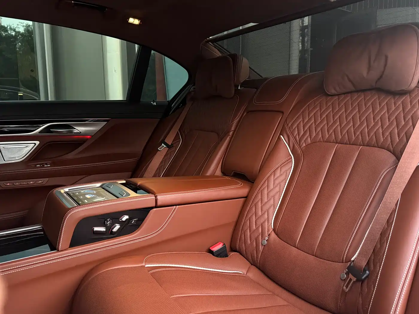 BMW 7 Series 2018 750Li xDrive M Sport Package фото 21
