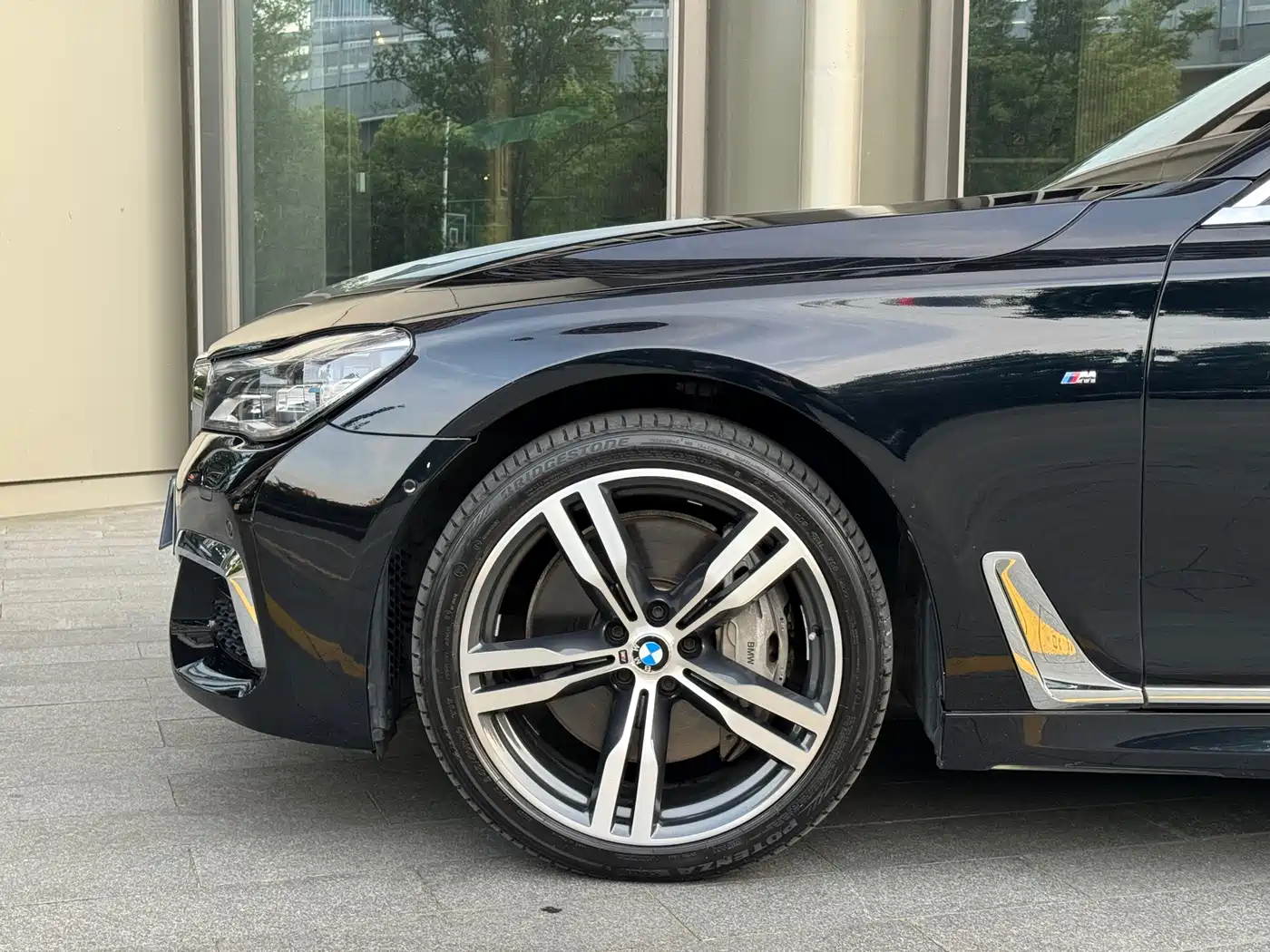 BMW 7 Series 2018 750Li xDrive M Sport Package фото 9