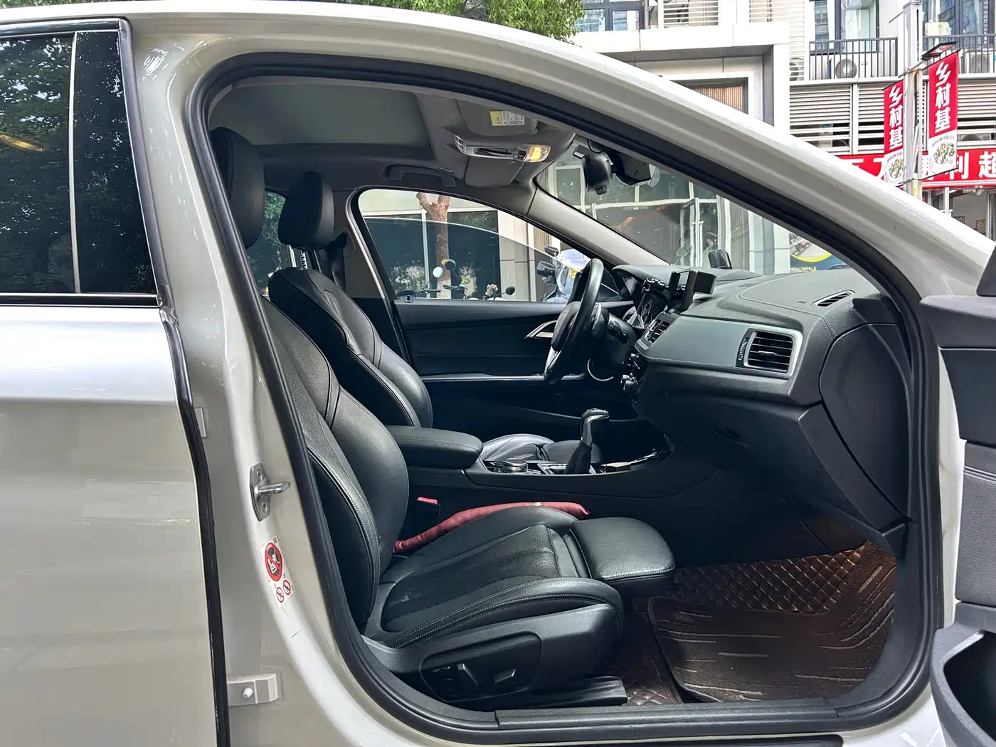 BMW 1 Series 2017 125i Sport фото 7
