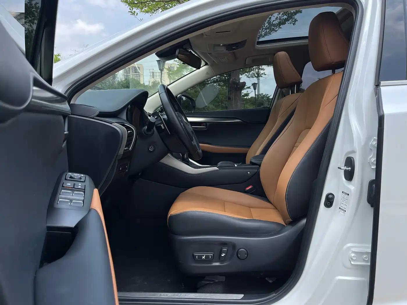 Lexus NX 2020 300h FWD F Sport China VI фото 12