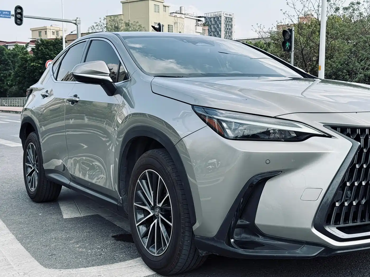 Lexus NX 2023 350h FWD Dynamic Edition фото 15