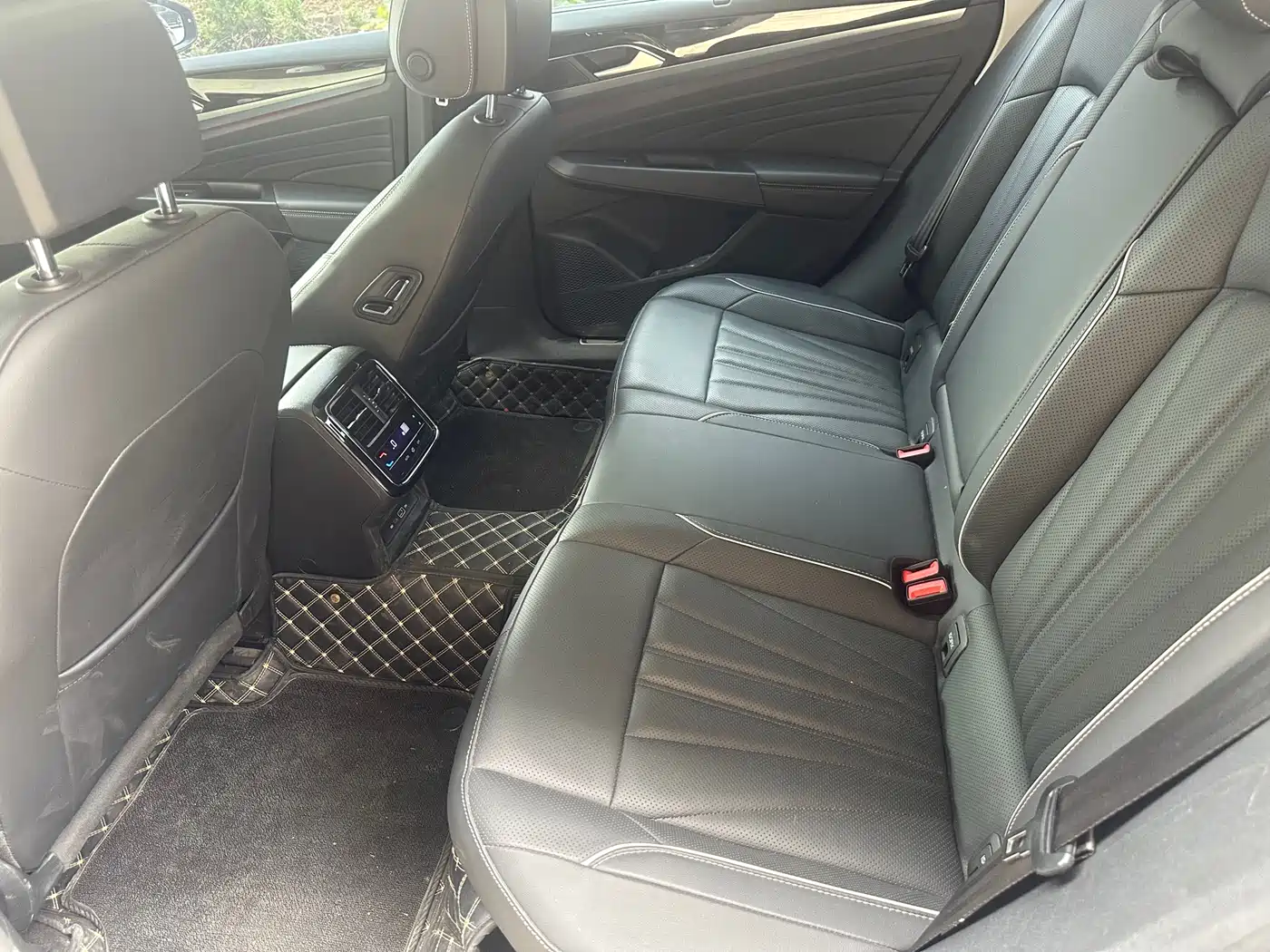 Volkswagen Passat 2024 Model 380TSI Starlight Elite фото 5