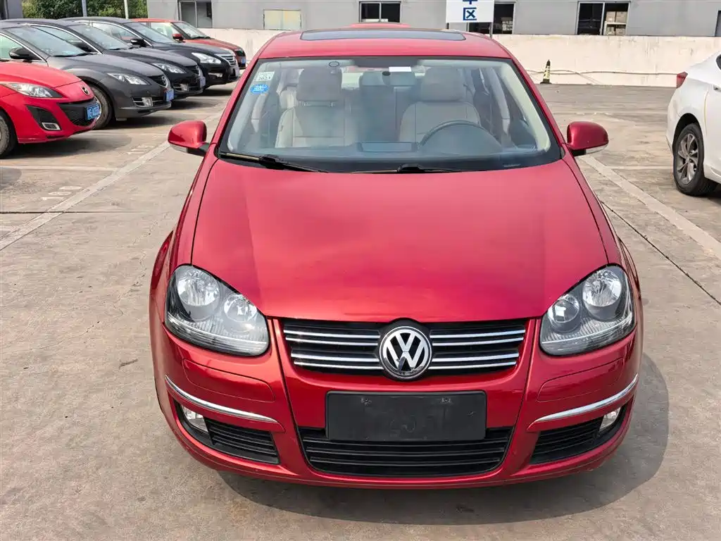 Volkswagen Sagitar 2011 1.6L Auto Comfort фото 2