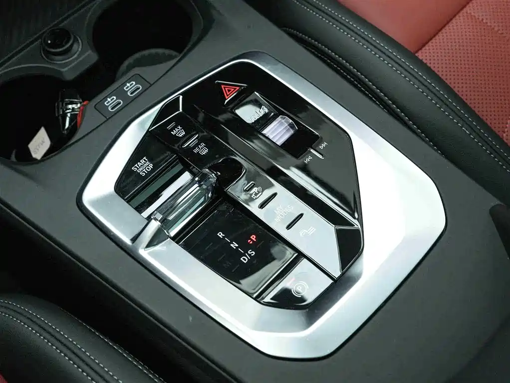 BMW M235L 2025 M235L фото 10