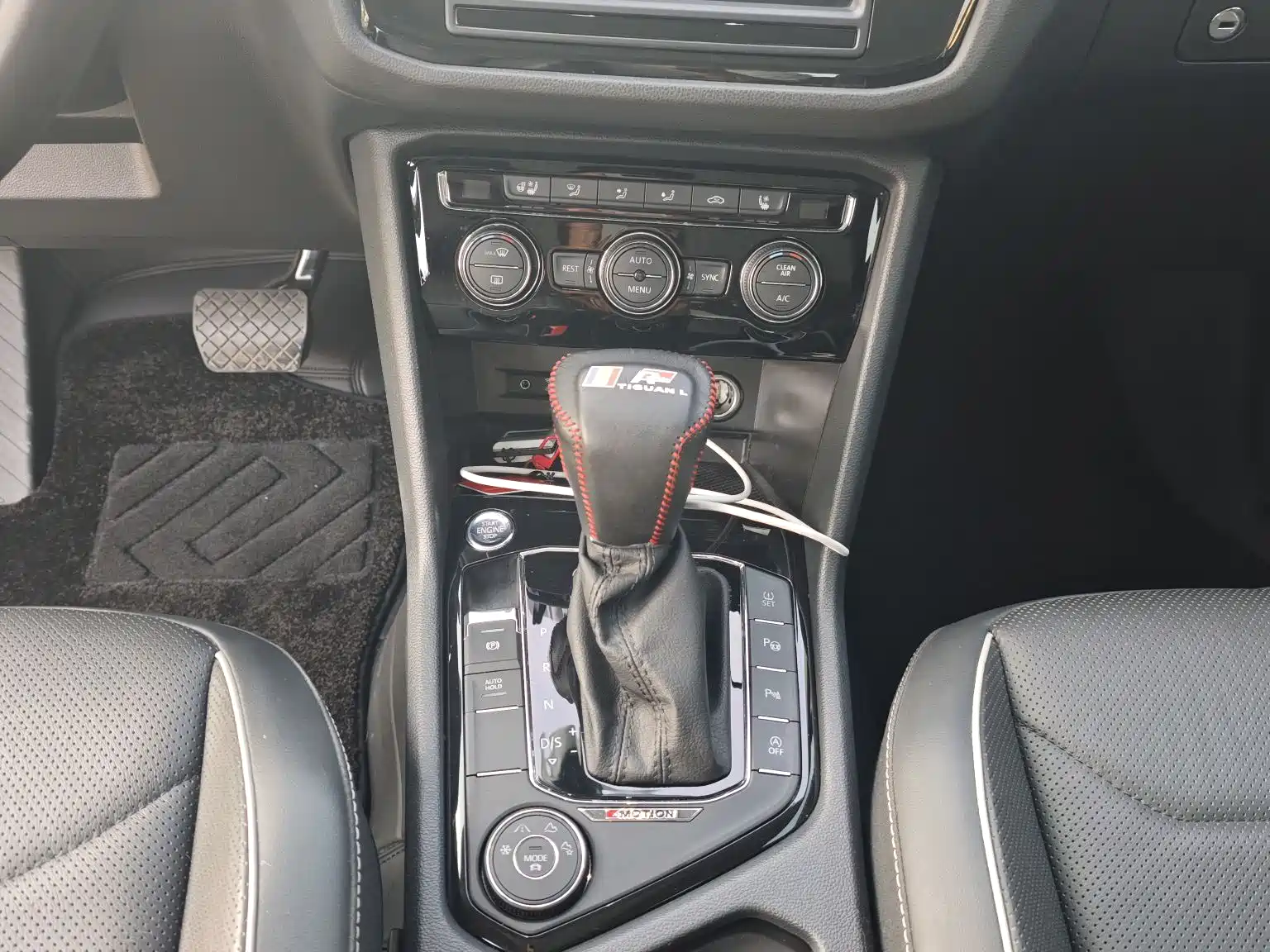 Фото 14 - Volkswagen Tiguan L
