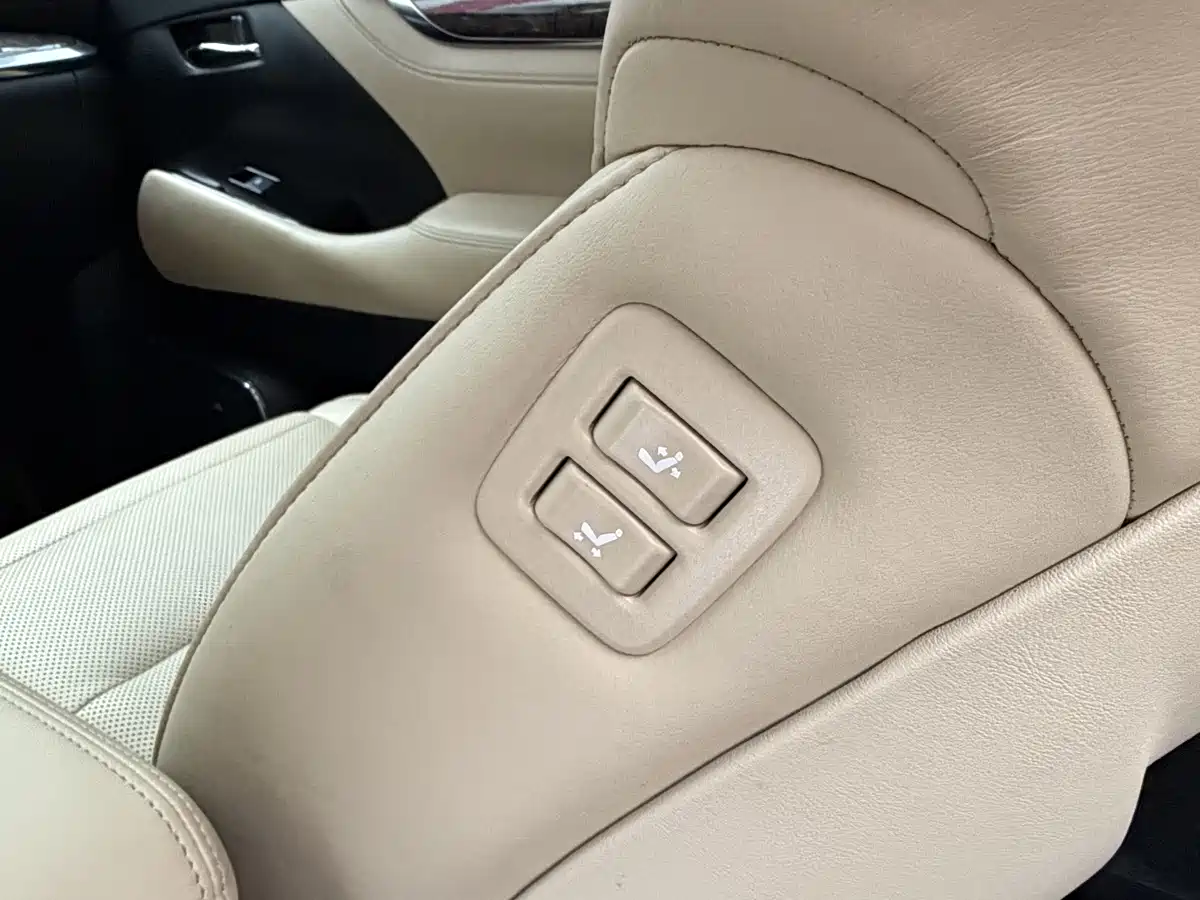 Toyota Vellfire 2019 Hybrid 2.5L HV Premium Edition фото 17