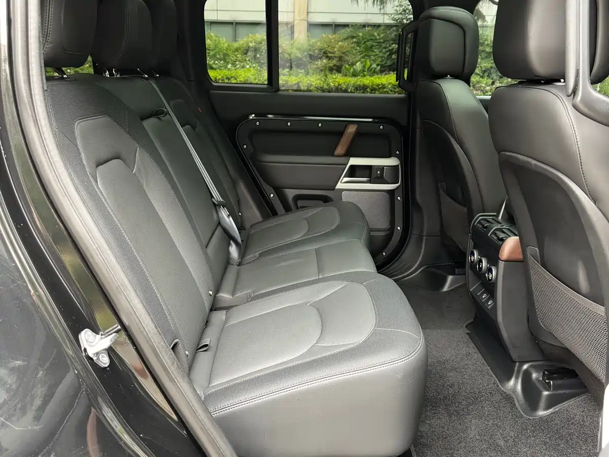 Land Rover Defender 2024 110 3.0T P400 X-DYNAMIC HSE фото 15