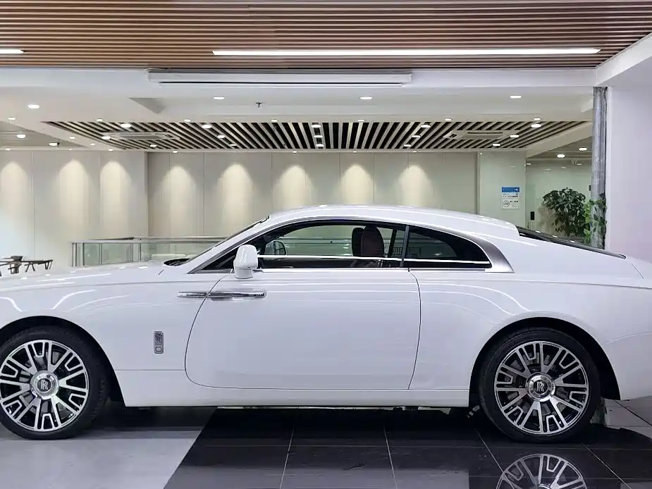 Rolls-Royce Wraith 2018 6.6T Standard фото 10