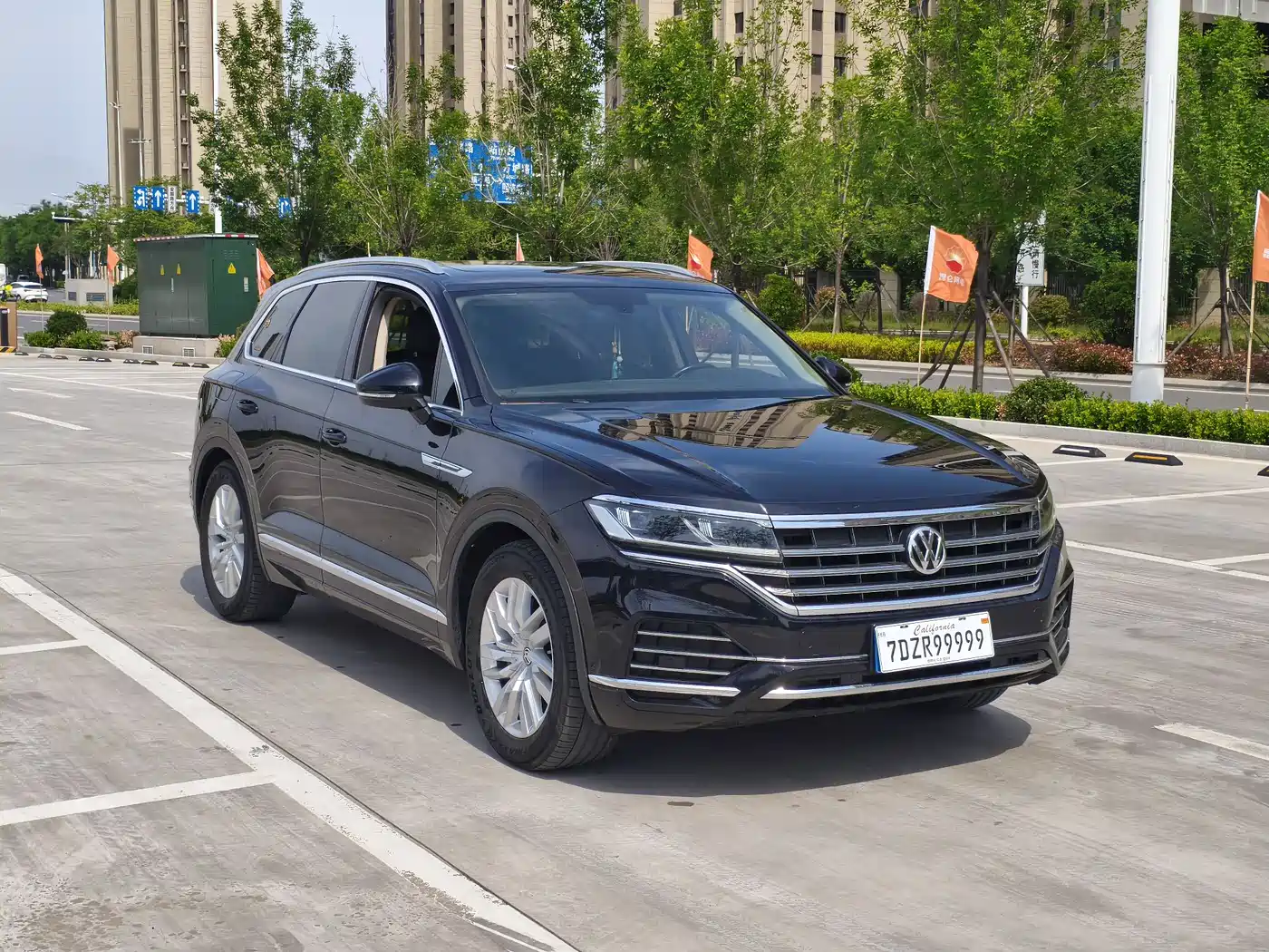 Volkswagen Touareg 2019 2.0TSI Sharp Wing Edition China VI фото 3