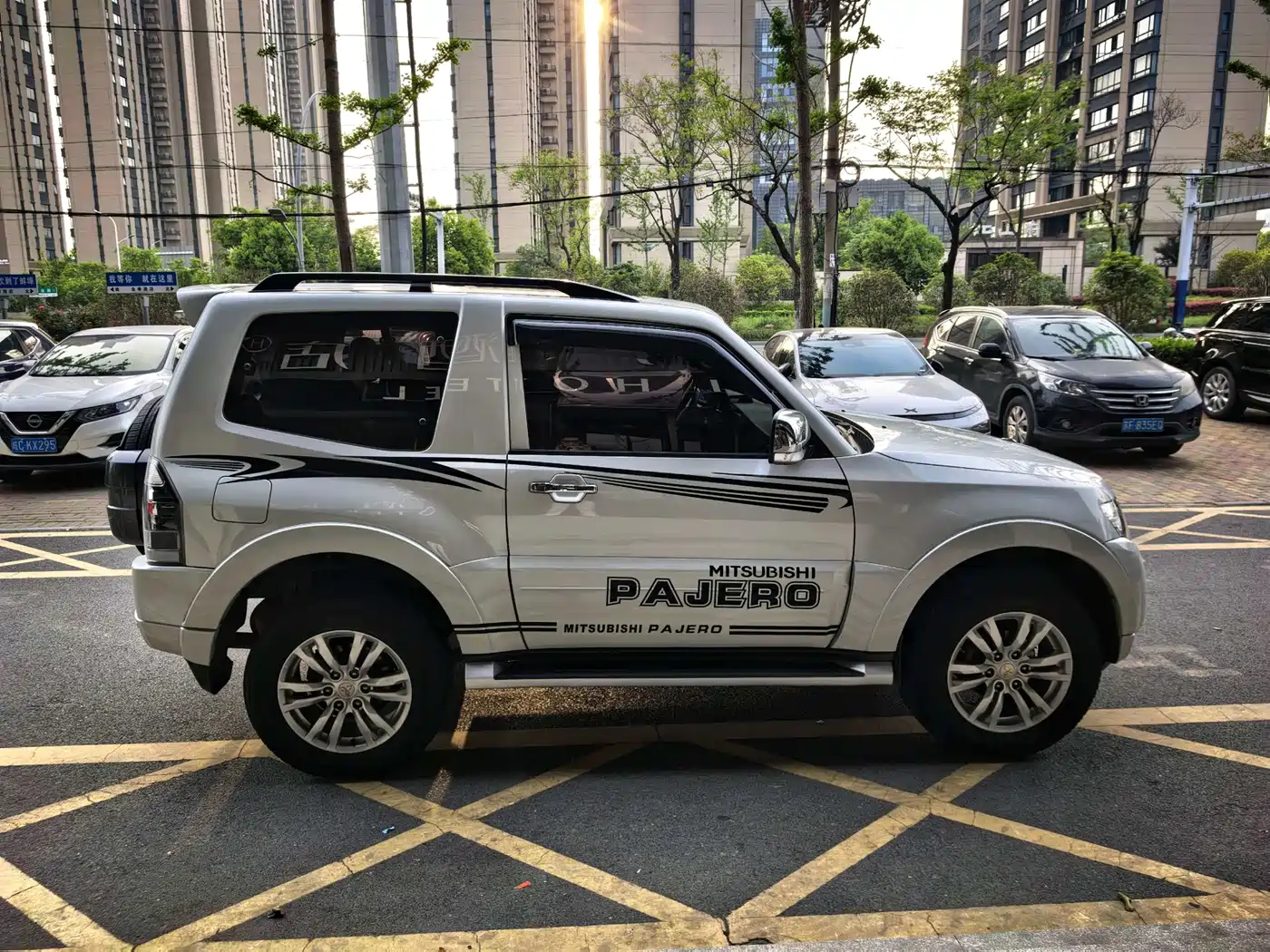 Mitsubishi Pajero (Import) 2018 3.0L Automatic Luxury Edition фото 6
