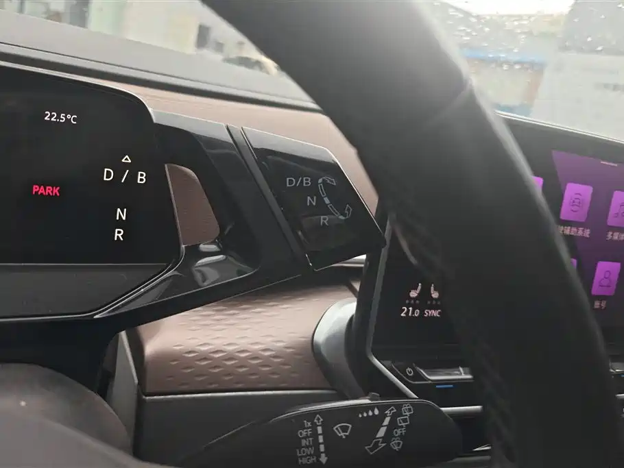 Volkswagen ID.6 X 2021 Pro Intelligent Long Range Edition фото 15