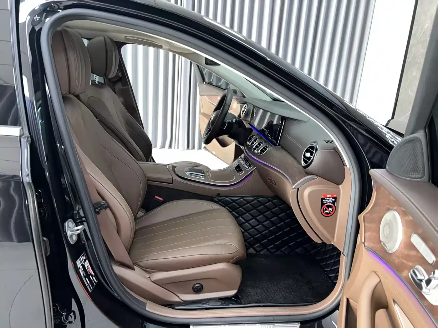 Mercedes-Benz E-Class 2022 E 300 L Fashion фото 8