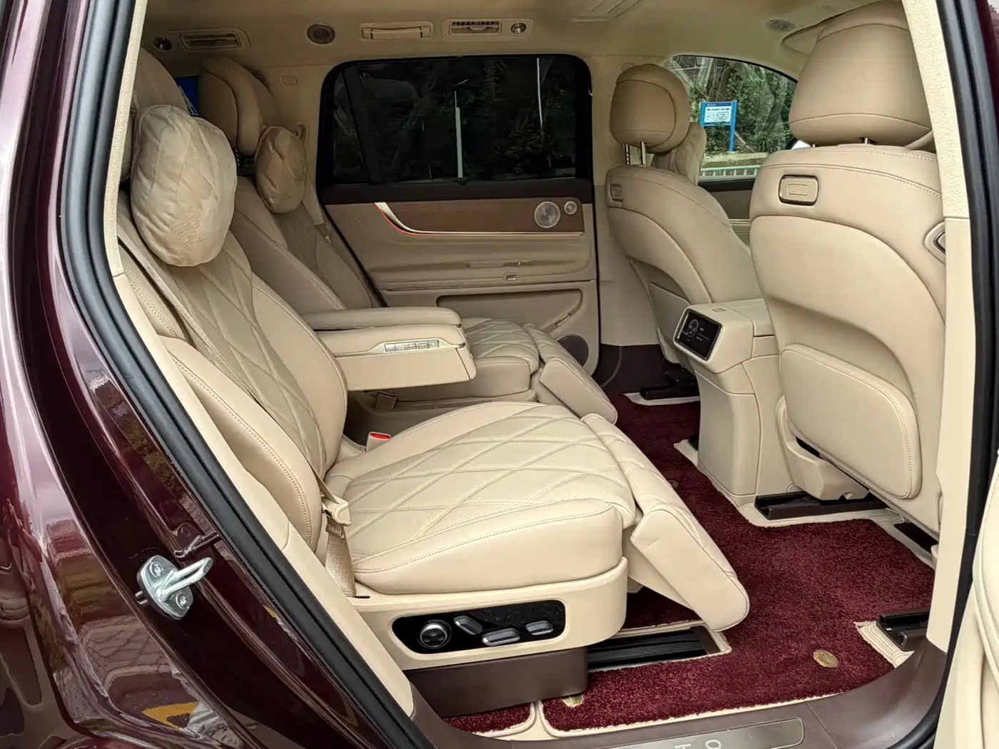 AITO Wenjie AITO M9 2025 Pure Electric Ultra 100kWh 6-Seater фото 10