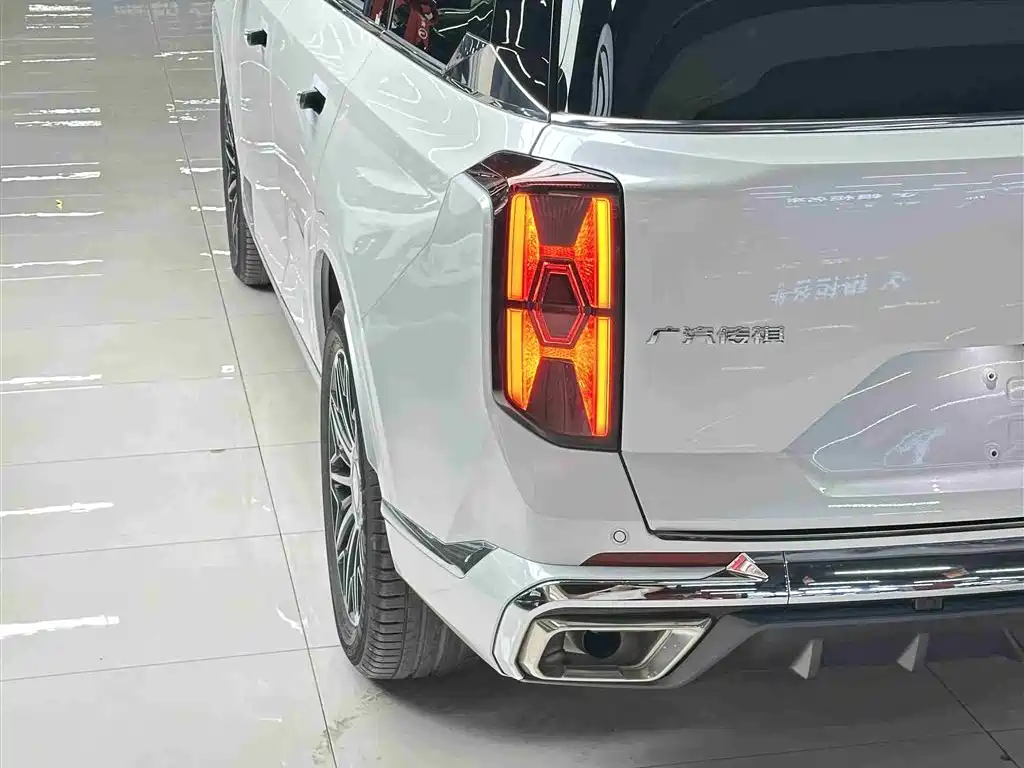 GAC Trumpchi Trumpchi GS8 2022 Hybrid Series 2.0TM AWD Flagship Edition (7-Seater) фото 38