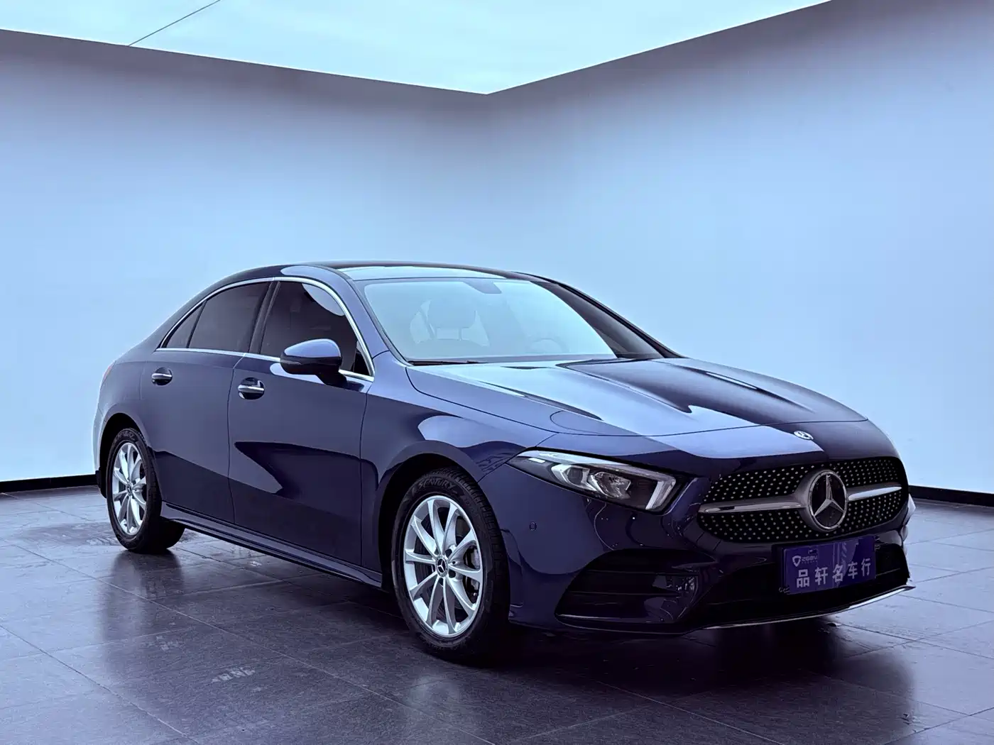 Mercedes-Benz A-Class 2019 Facelift A 200 L Sports Sedan фото 8