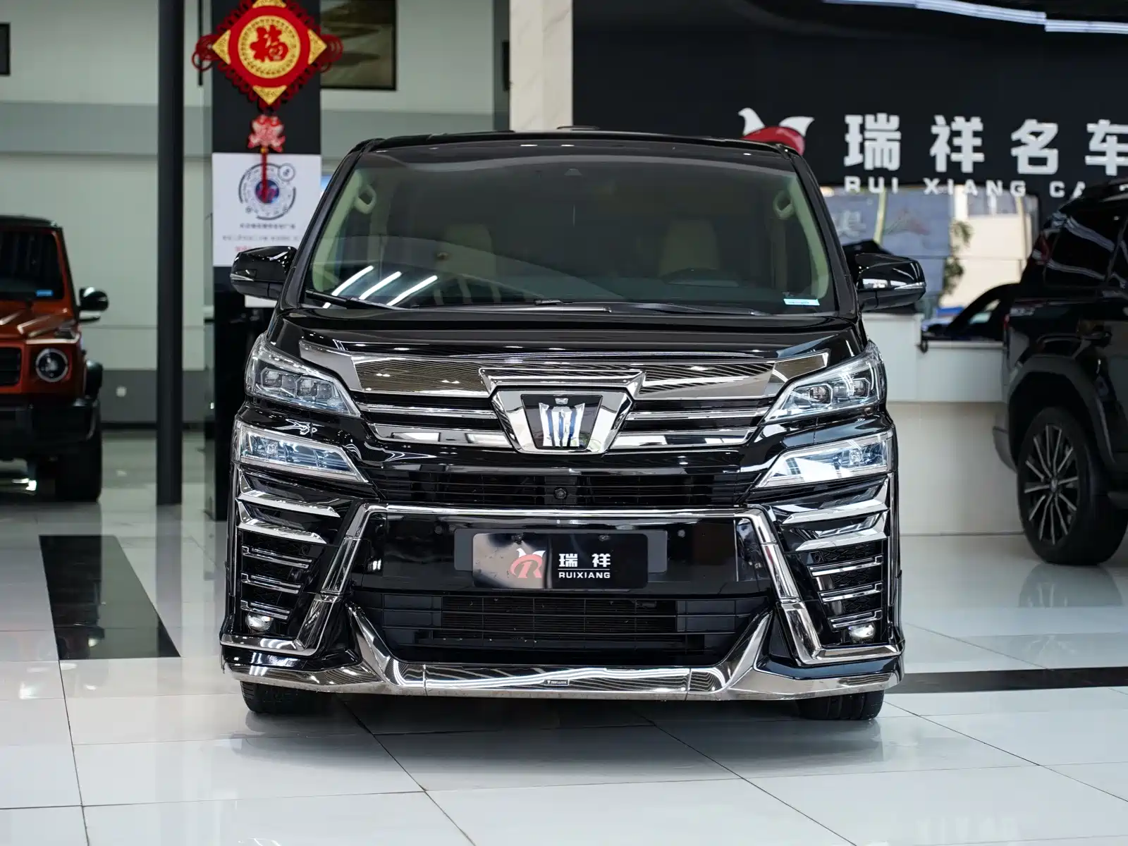 Фото 2 - Toyota Vellfire