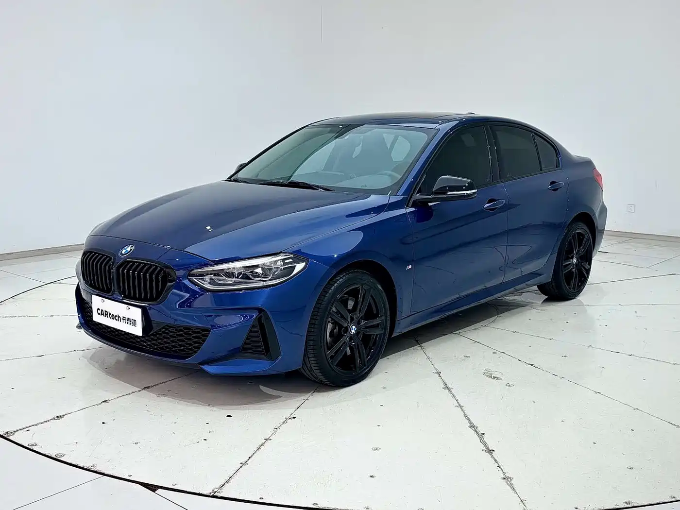BMW 1 Series 2023 125i M Sport Shadow Edition фото 5