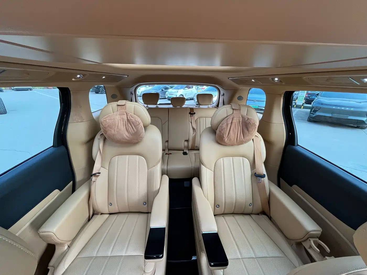 Voyah Auto Voyah Dreamer 2025 PHEV AWD Flagship Kunpeng Edition фото 15