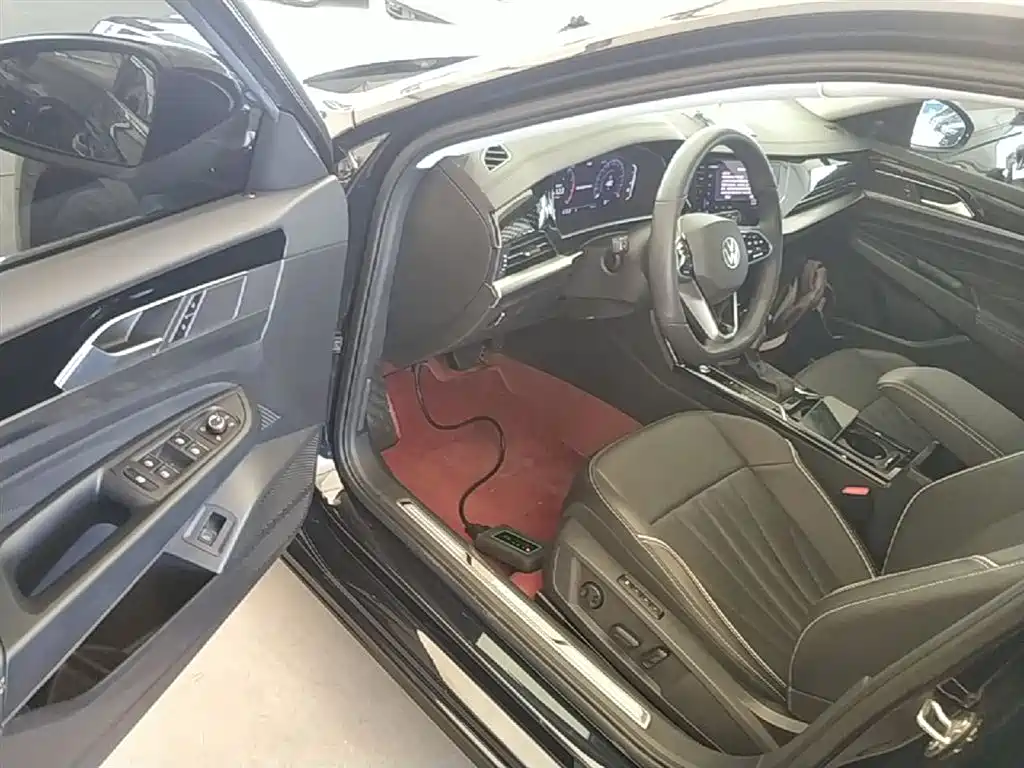 Volkswagen Passat 2024 380TSI Starlight Luxury Edition фото 16