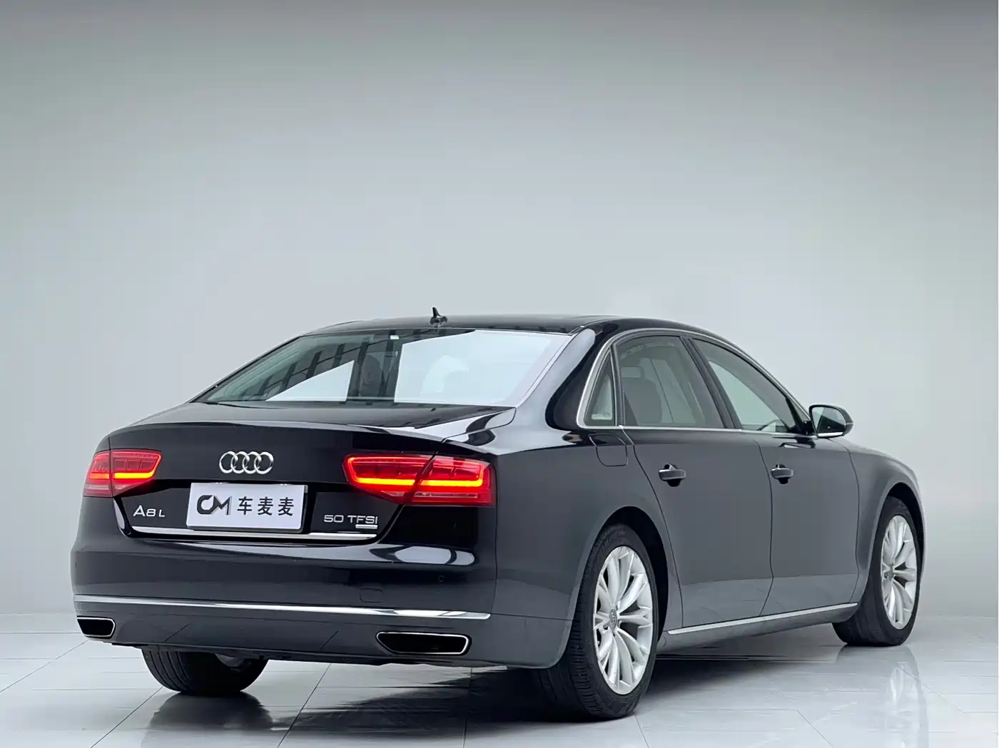 Photo 3 - Audi A8