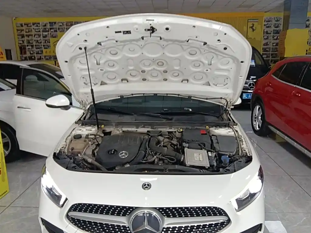 Mercedes-Benz A-Class 2019 Facelift A 200 L Sports Sedan фото 20